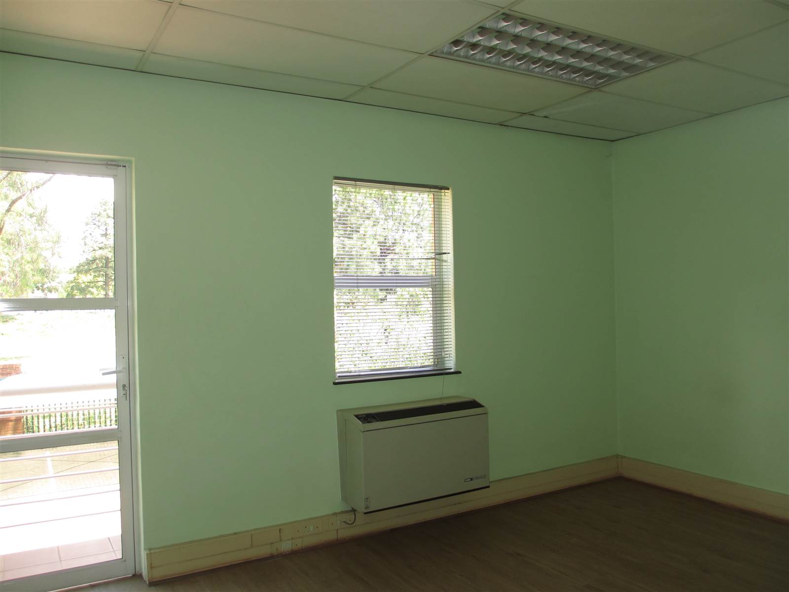 572  m² Commercial space in Fourways photo number 22