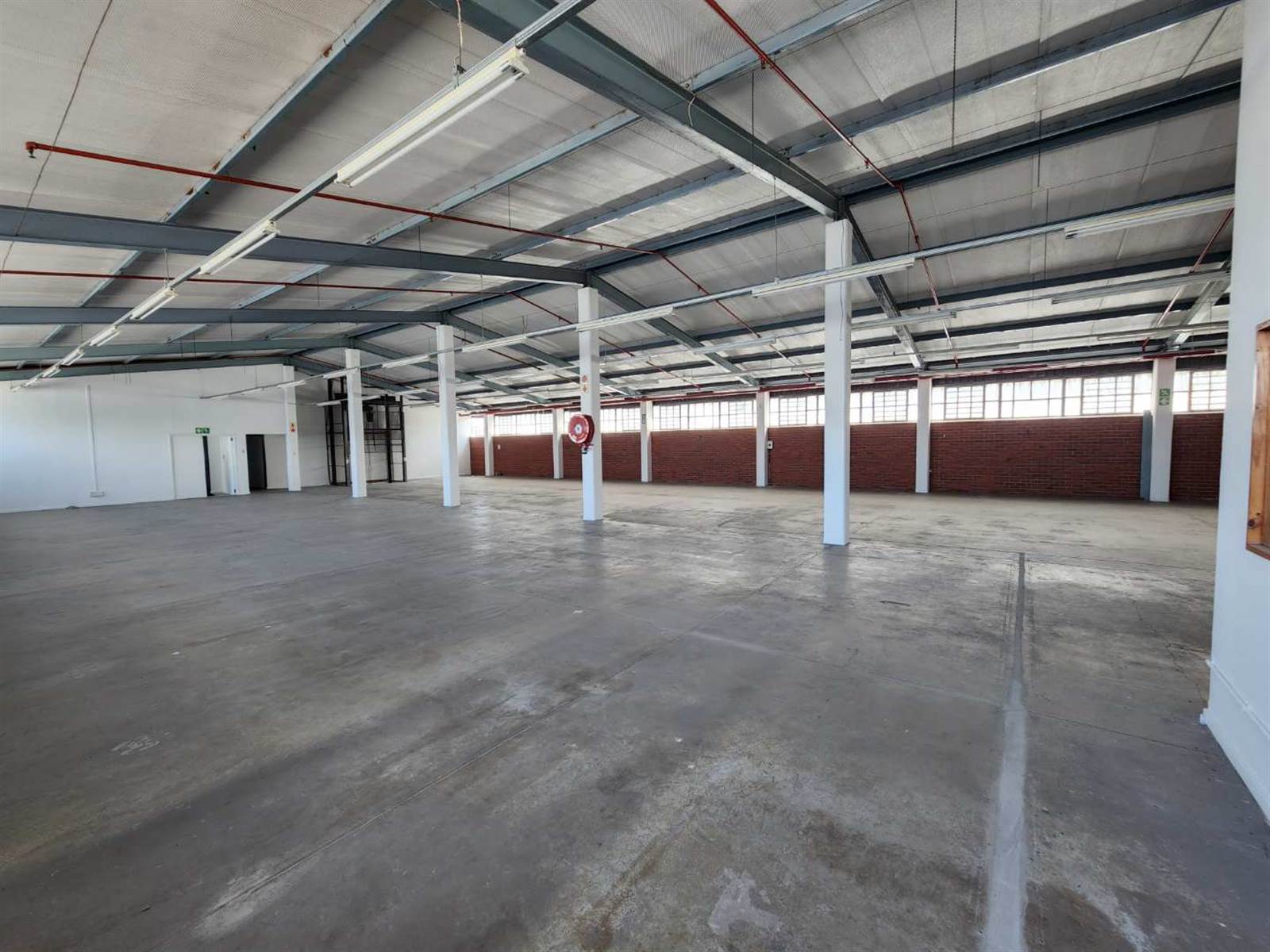 1800  m² Industrial space in Maitland photo number 9