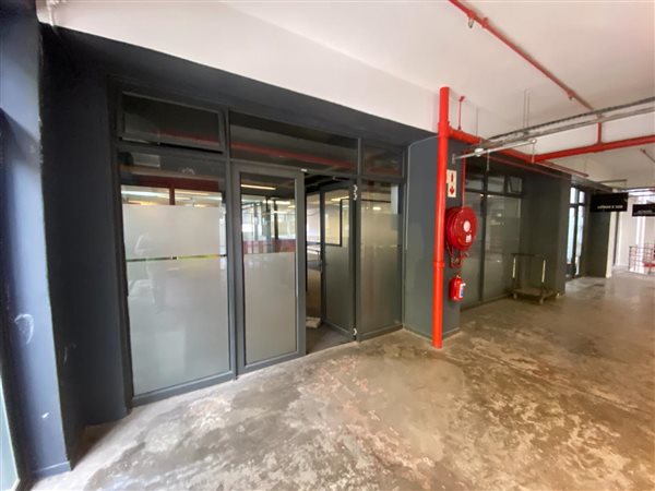 270  m² Office Space