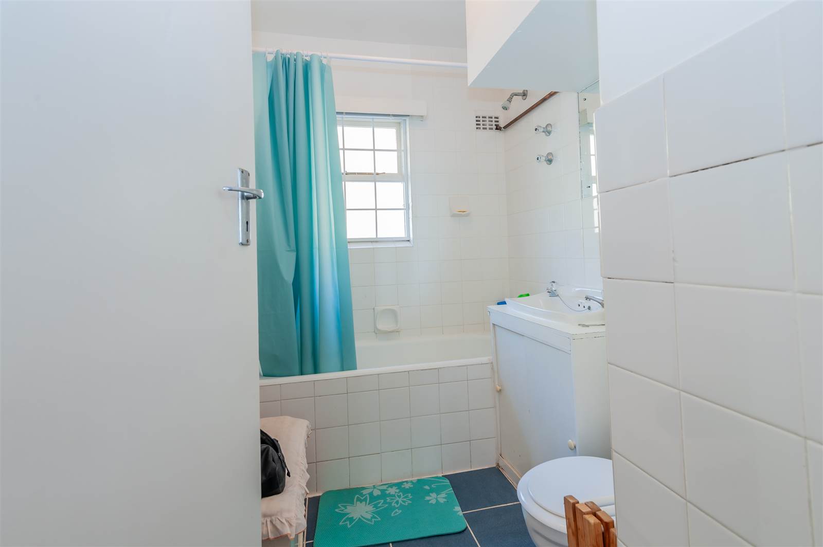 2 Bed Apartment in Simons Town photo number 9