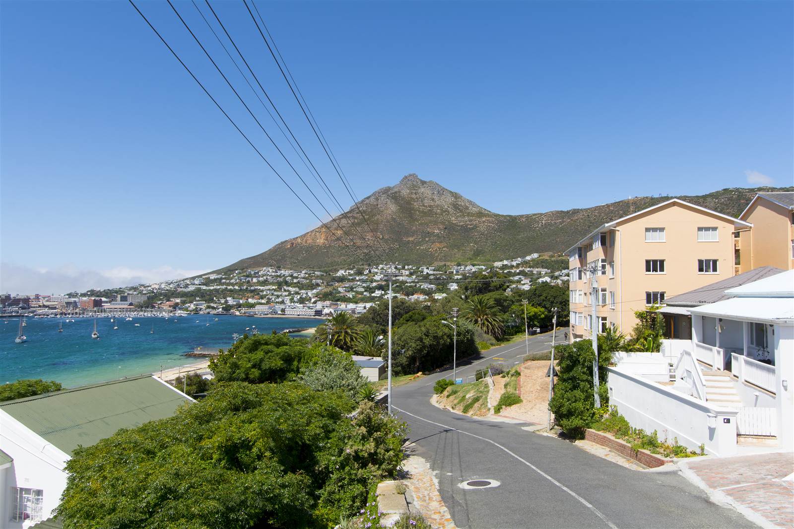 2 Bed Apartment in Simons Town photo number 17