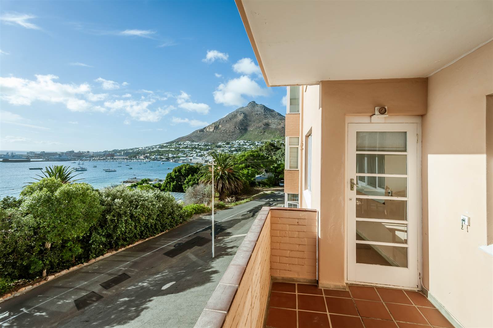 2 Bed Apartment in Simons Town photo number 15