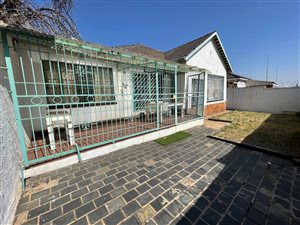14 Bed House in Hurst Hill