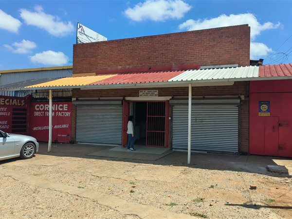 720 m² Industrial space 720 m² Industrial space