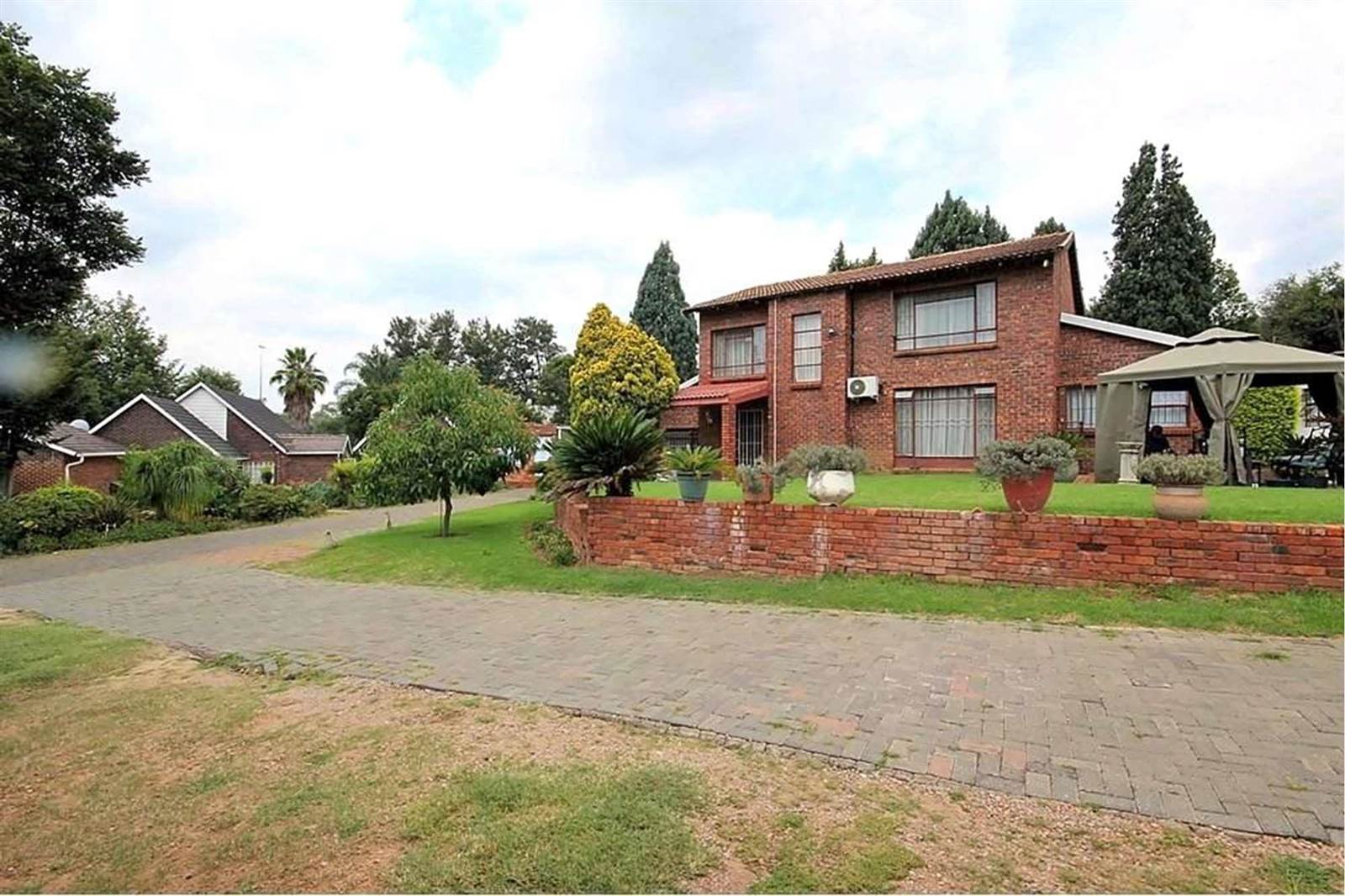 19 Bed House in Bryanston photo number 1