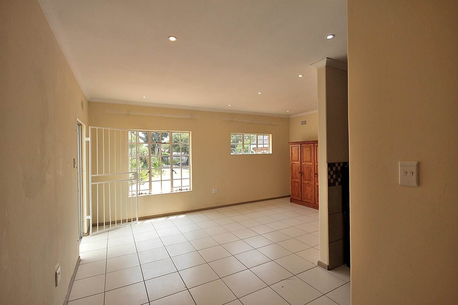19 Bed House in Bryanston photo number 15