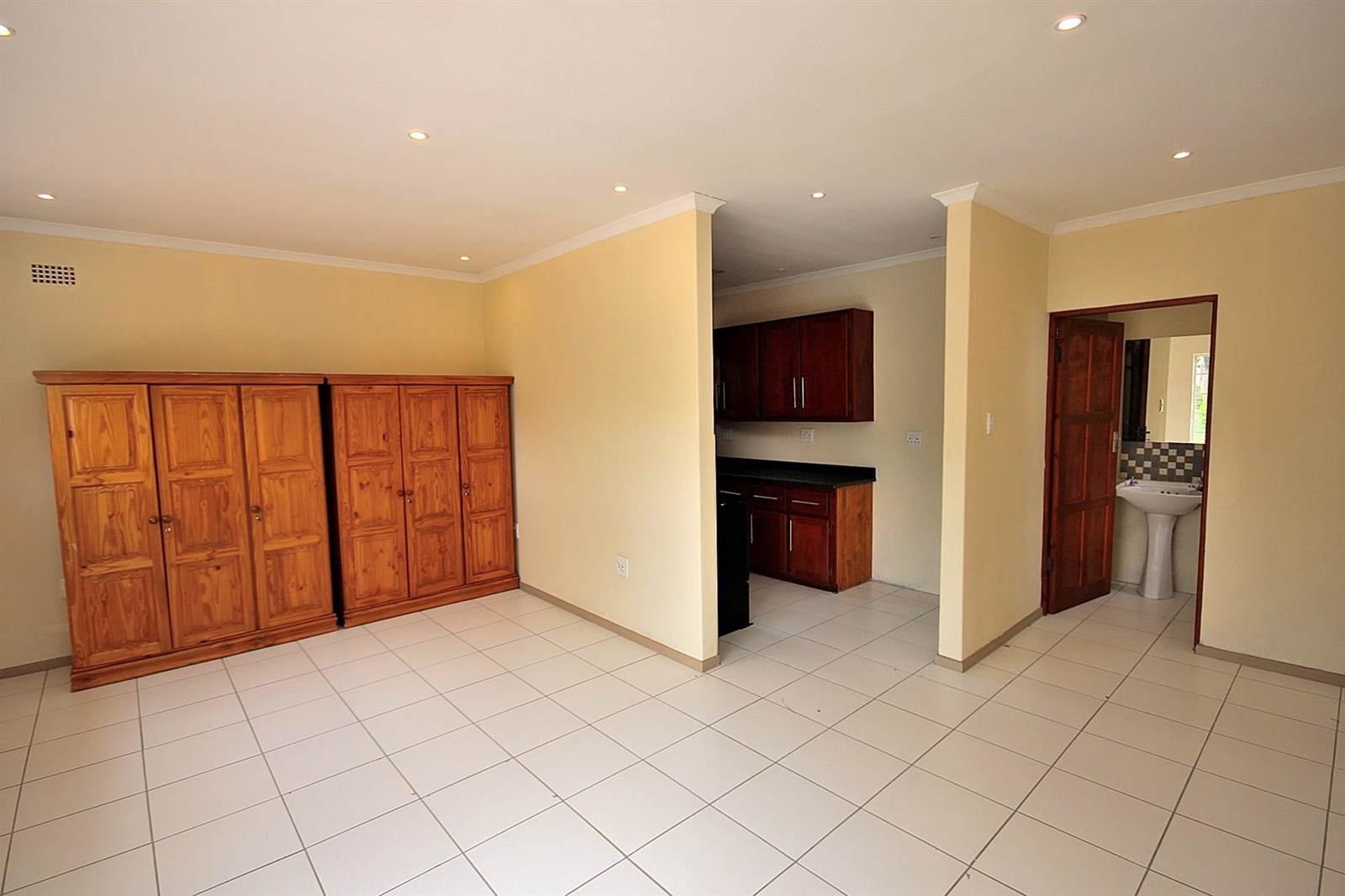 19 Bed House in Bryanston photo number 13