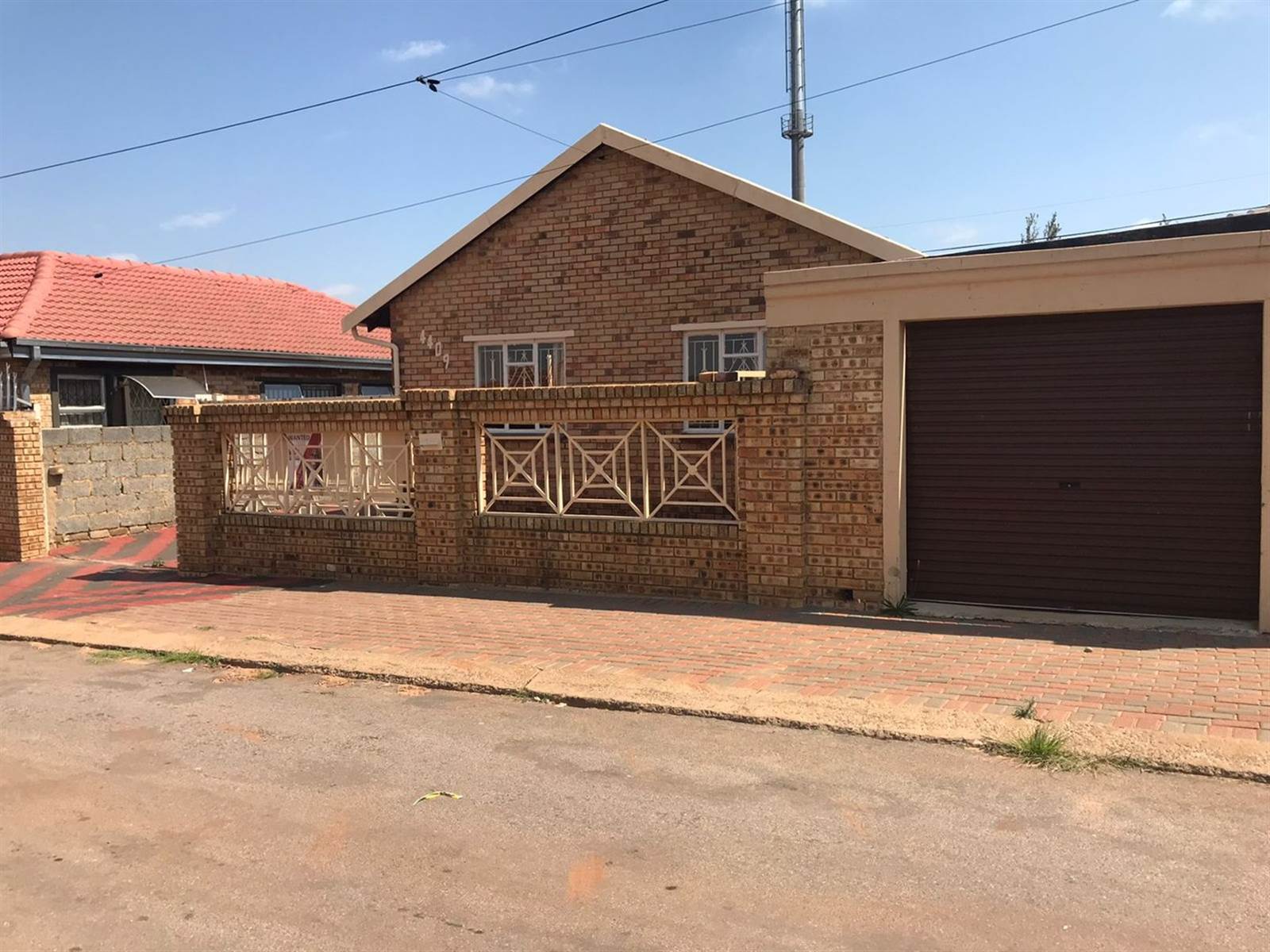 3 Bed House in Mohlakeng photo number 1