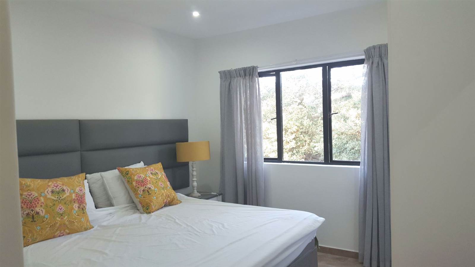 2 Bed Apartment in Durban North photo number 16