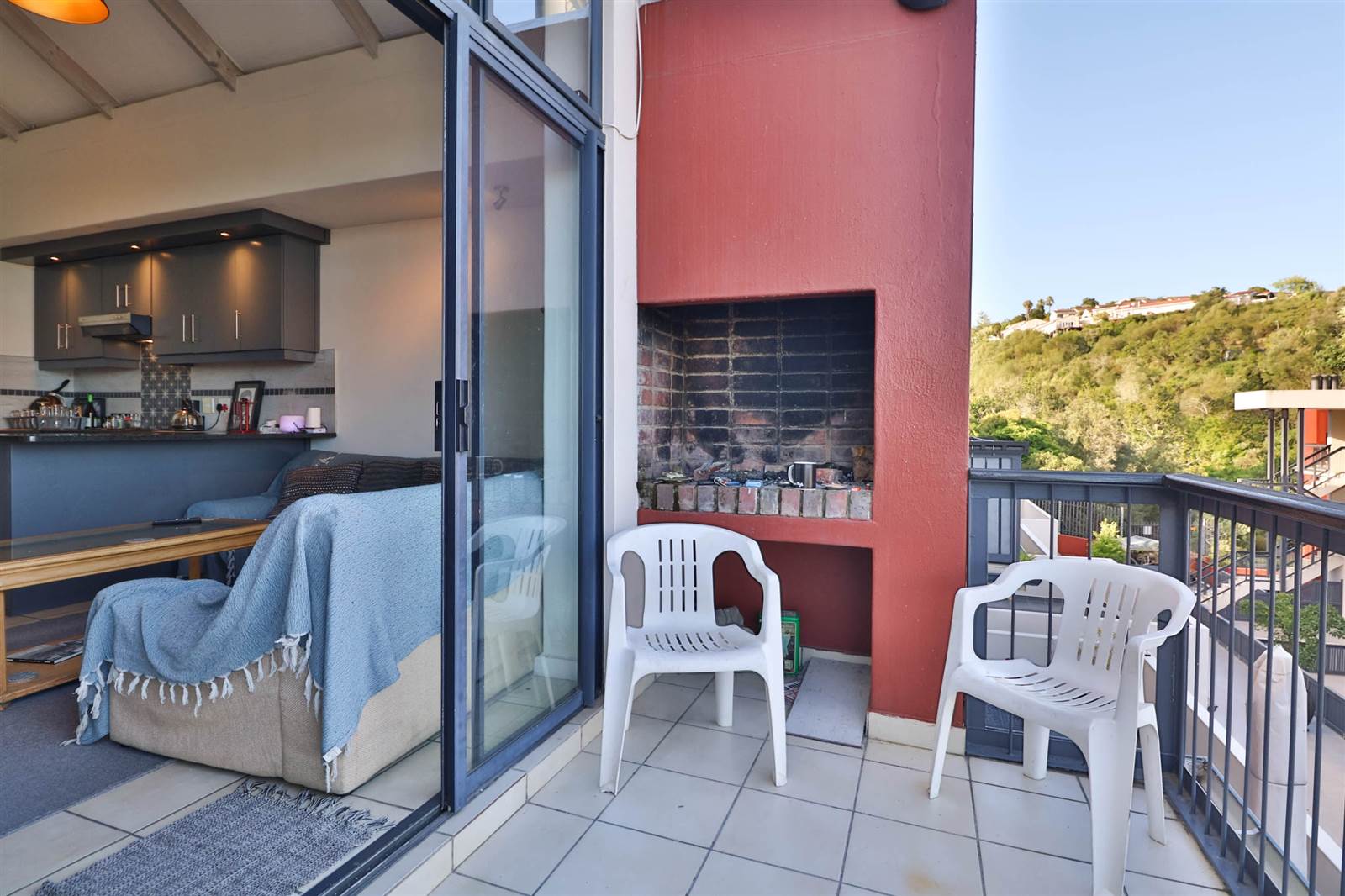 2 Bed Apartment in Knysna Central photo number 12