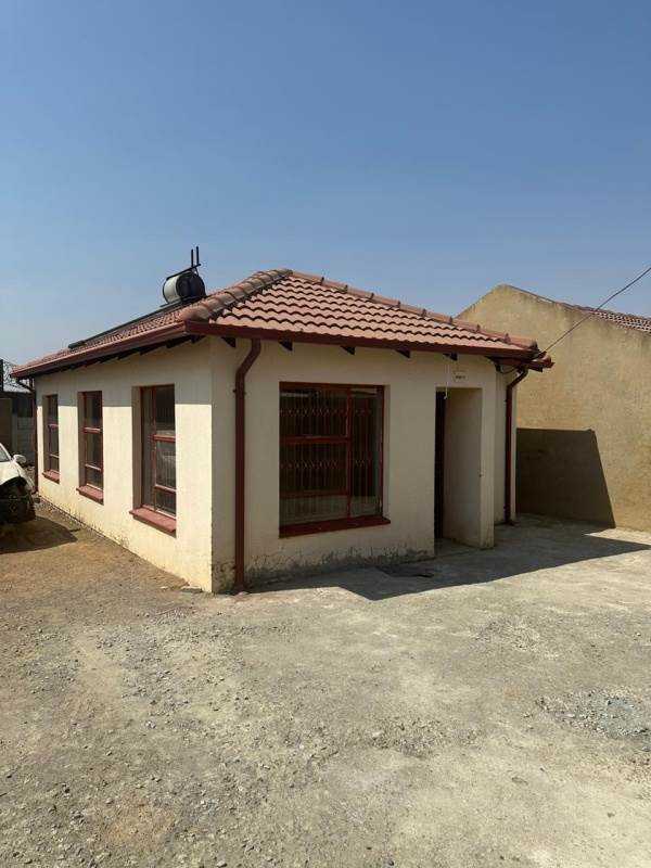 3 Bed House in Kaalfontein photo number 1