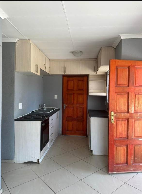3 Bed House in Kaalfontein photo number 3