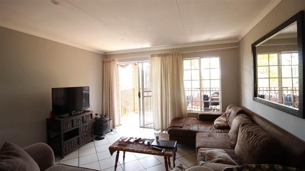 3 Bed Apartment in Waterkloof Park photo number 16