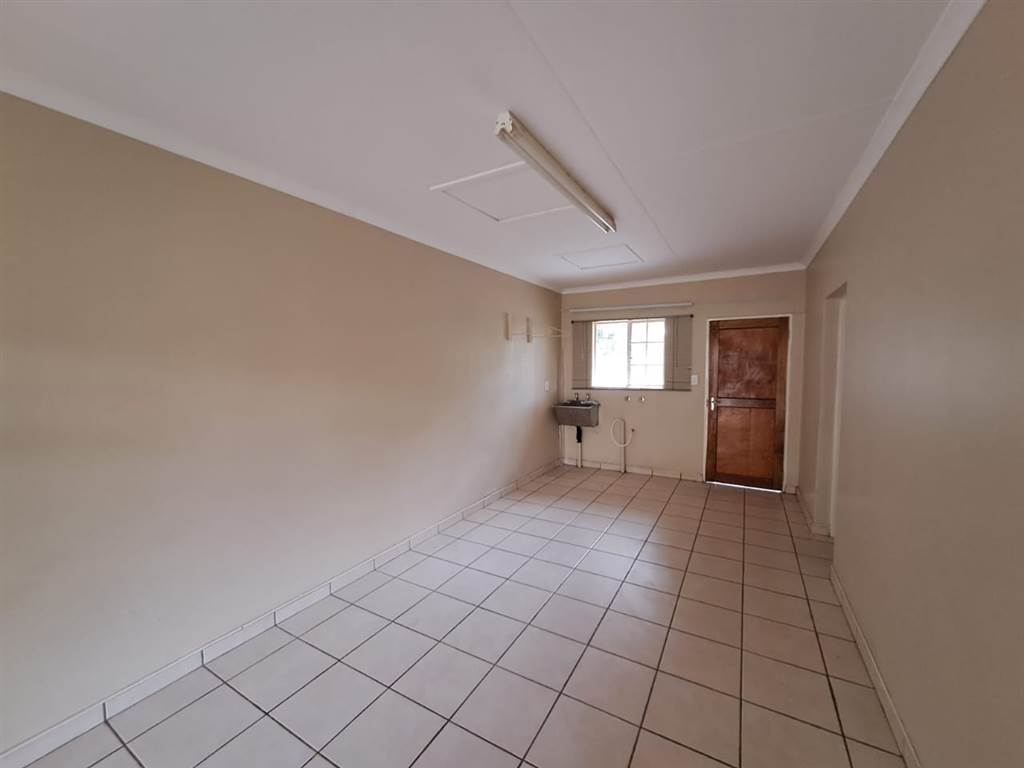 1 Bed Apartment in Thabazimbi photo number 13