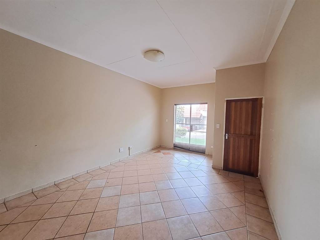 1 Bed Apartment in Thabazimbi photo number 6