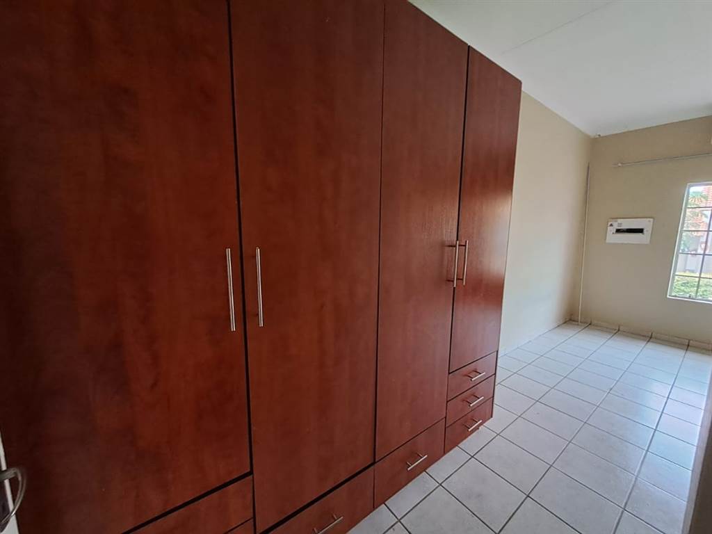 1 Bed Apartment in Thabazimbi photo number 2