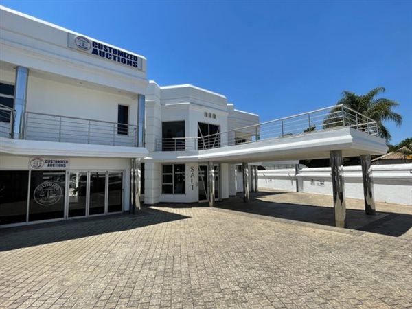 222  m² Commercial space