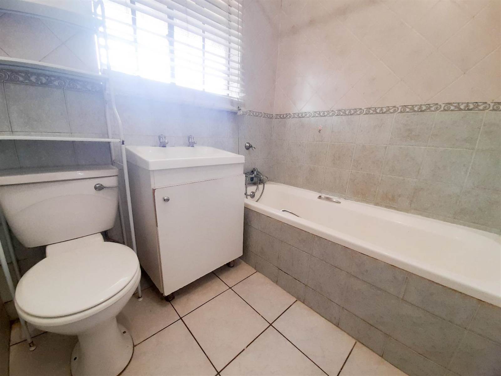 2 Bed Apartment in Roodepoort West photo number 16