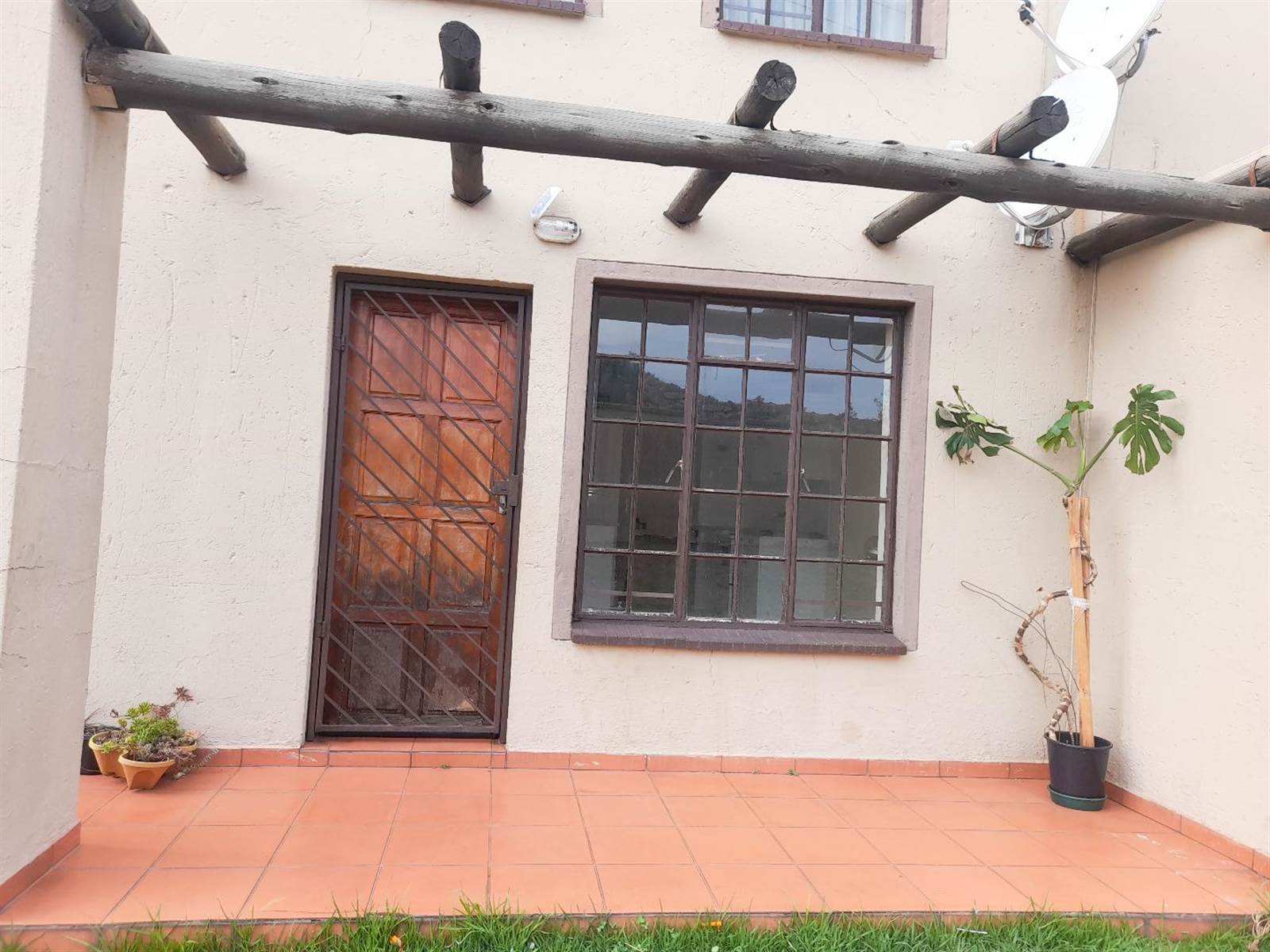 2 Bed Apartment in Roodepoort West photo number 18