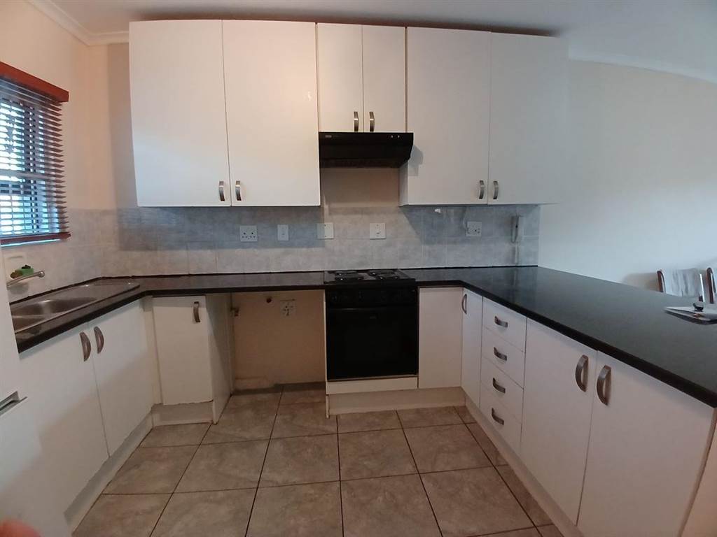 2 Bed Apartment in Wetton photo number 10