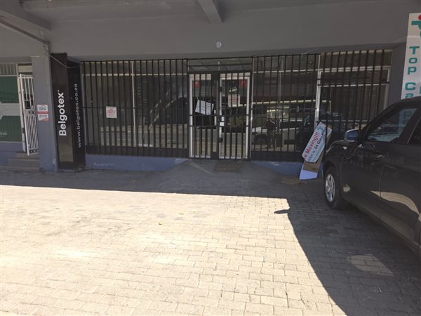 200 m² Retail Space 200 m² Retail Space