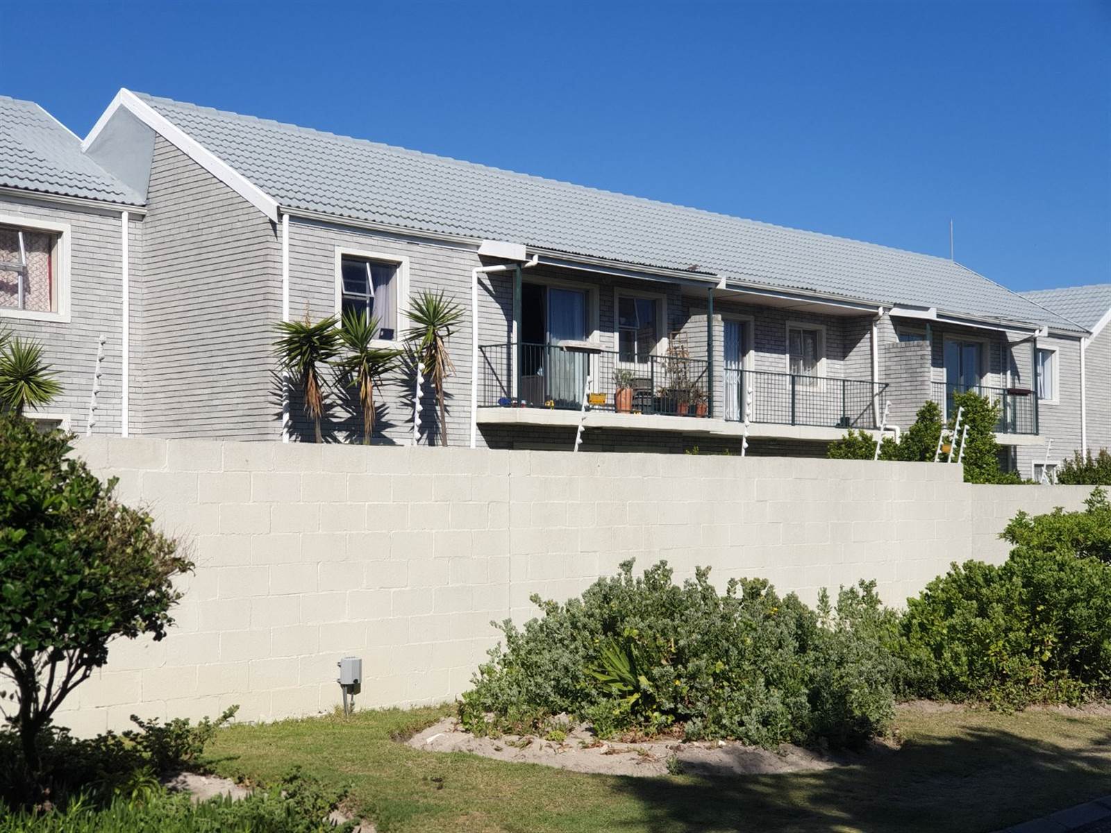 2 Bed Apartment in Blouberg Sands photo number 1