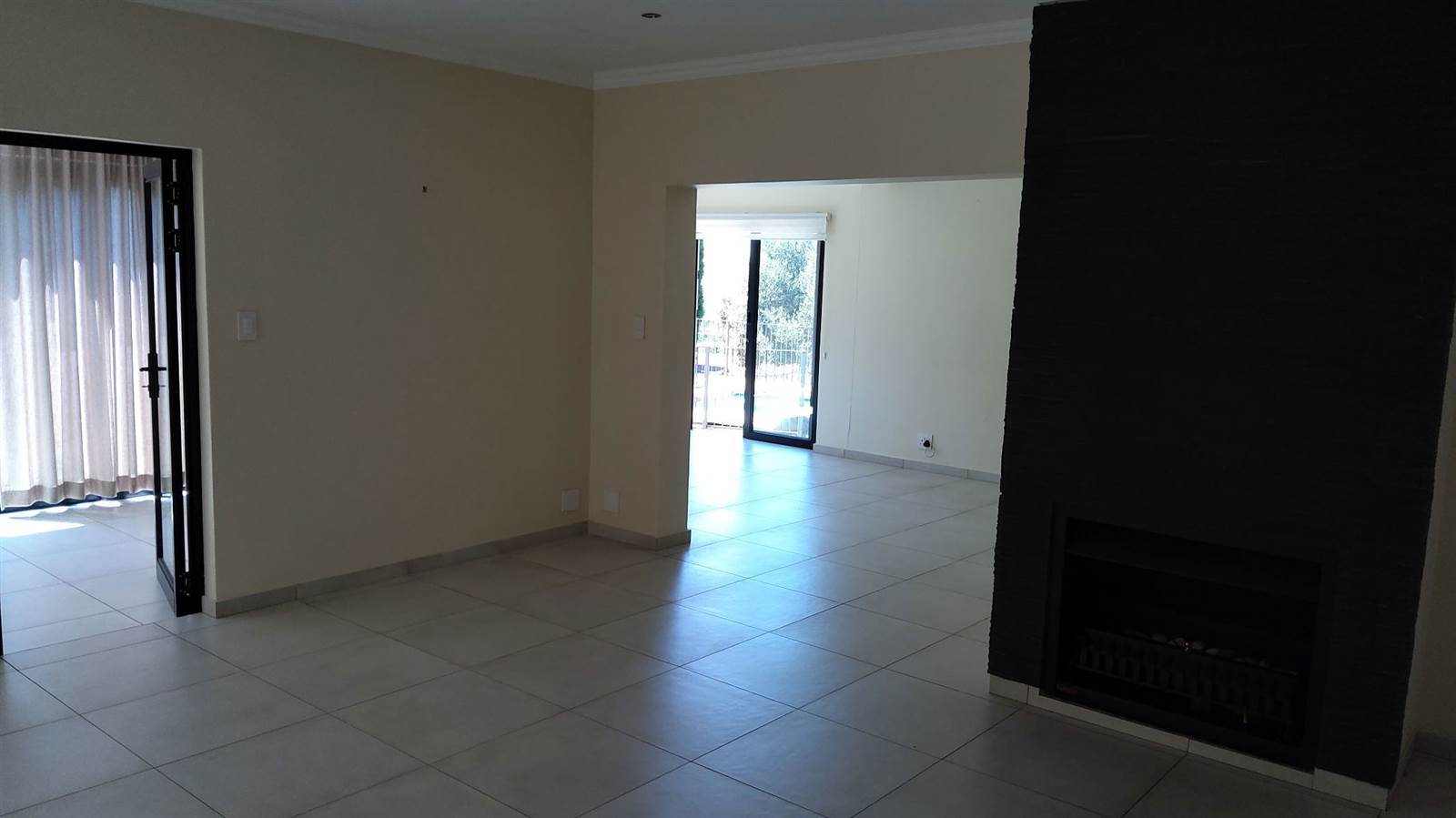 3 Bed House in Waterkloof Ridge photo number 12