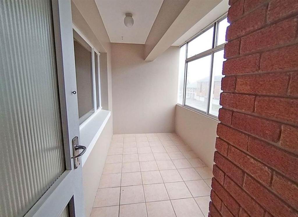 2 Bed Flat in Humewood photo number 5