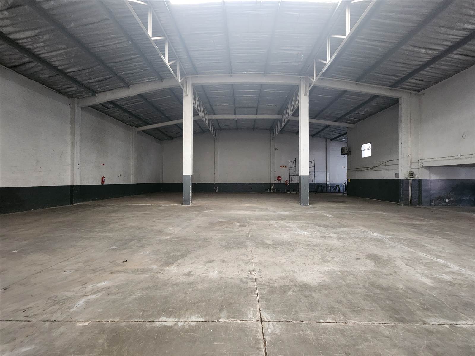 840  m² Industrial space in Spartan photo number 2