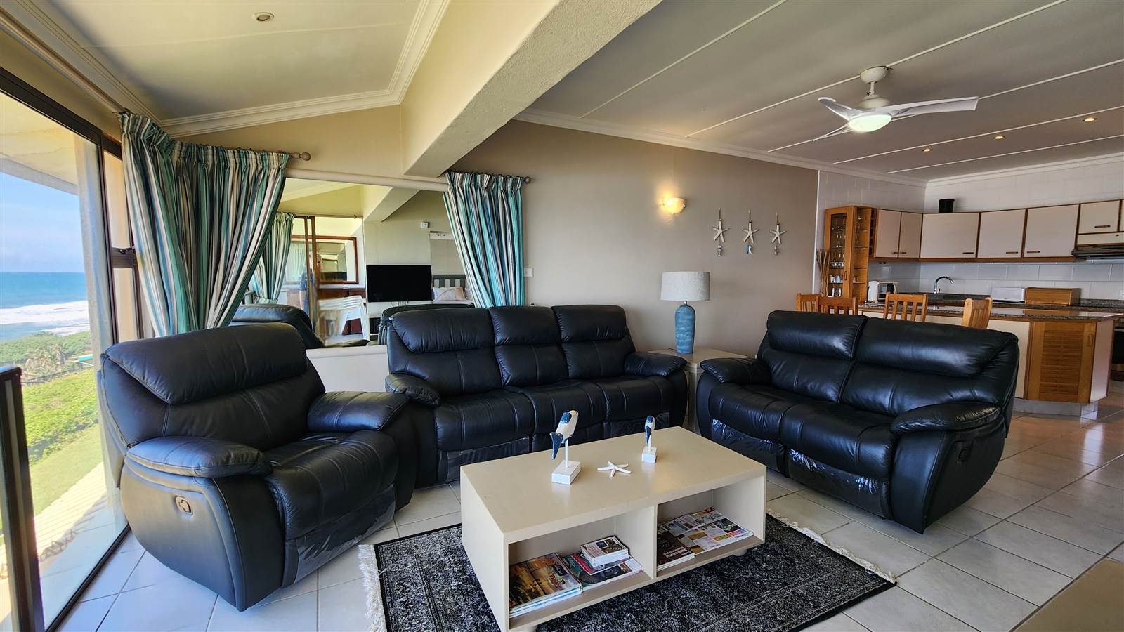 2 Bed Apartment in Shelly Beach photo number 3