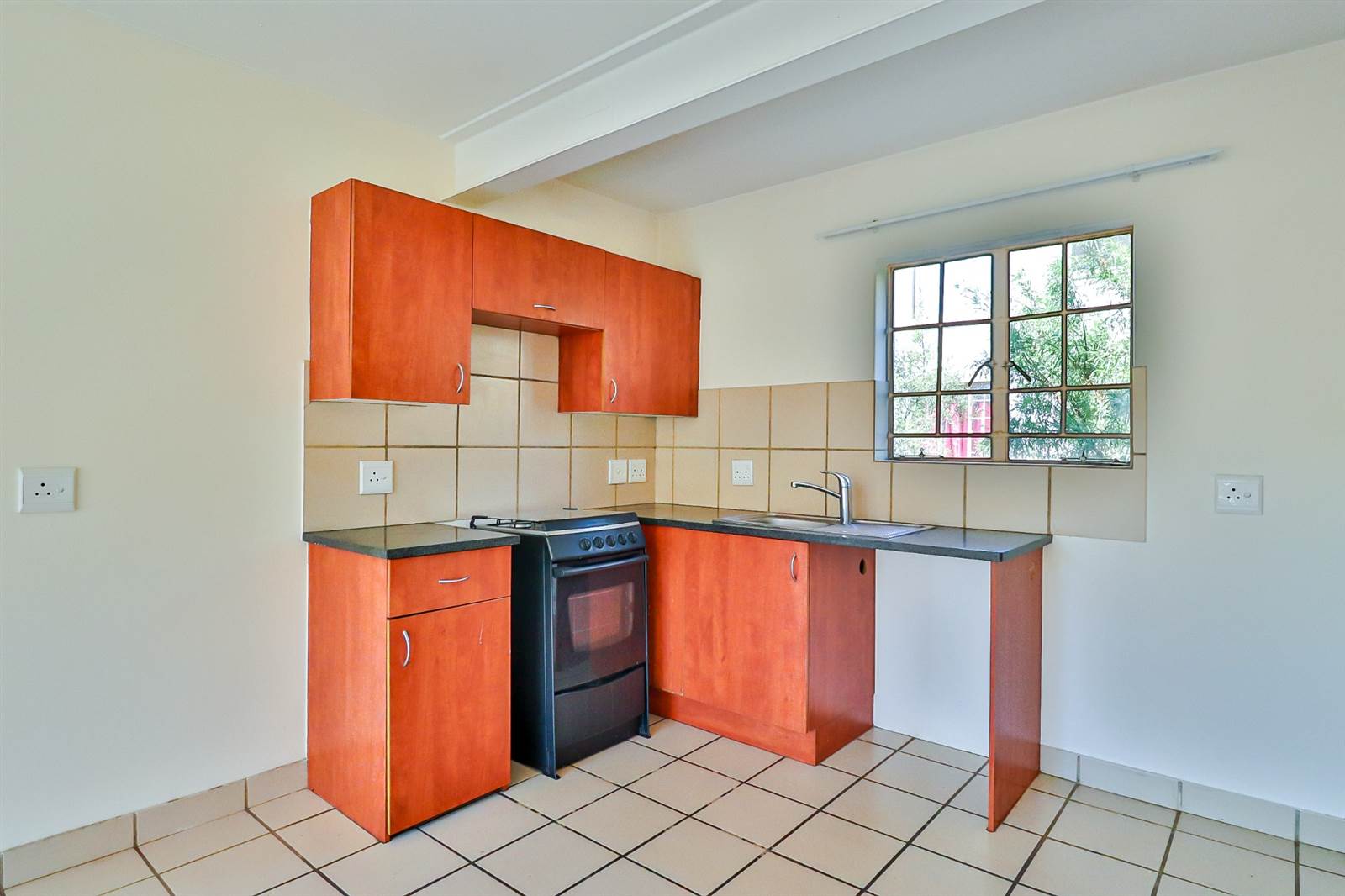 2 Bed Apartment in Dunswart photo number 4