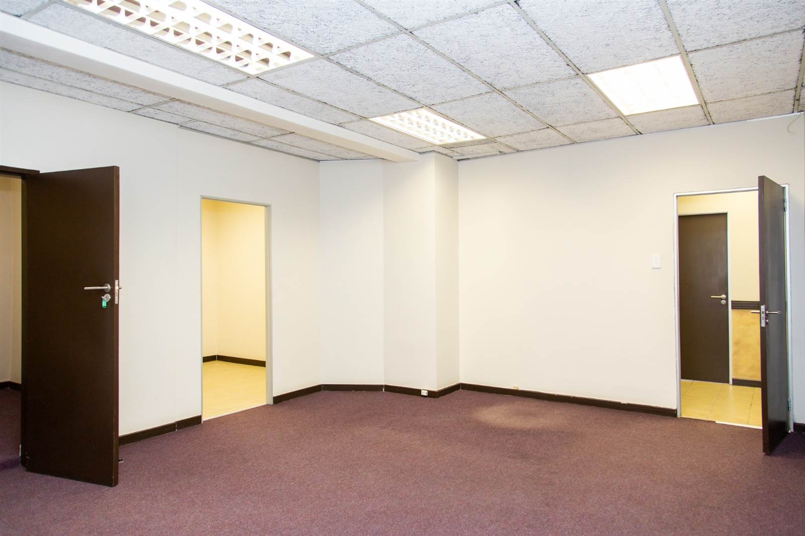 65  m² Office Space in Johannesburg Central photo number 5