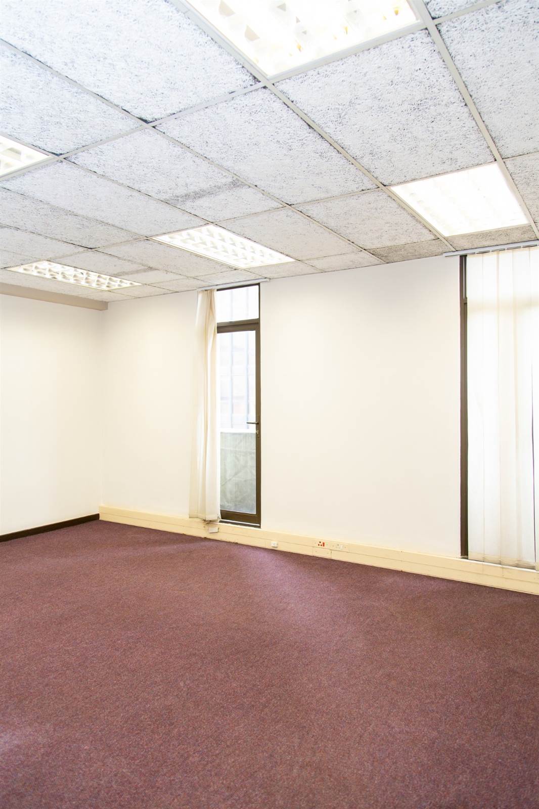 65  m² Office Space in Johannesburg Central photo number 9
