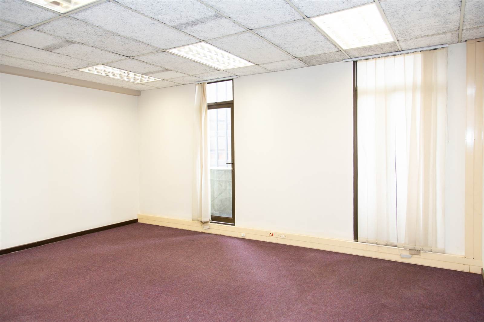 65  m² Office Space in Johannesburg Central photo number 7