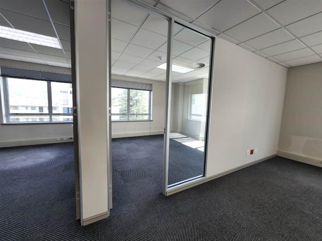 217  m² Commercial space in Claremont photo number 4