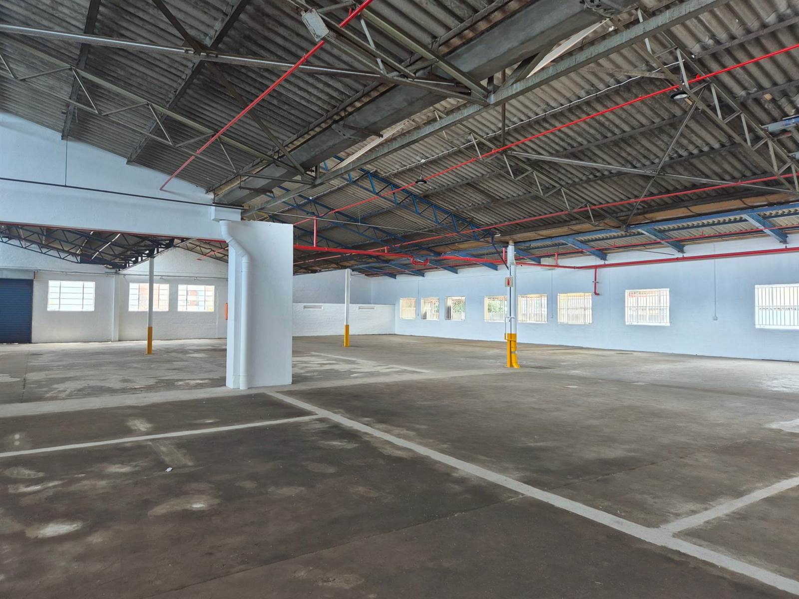 961  m² Commercial space in Pinetown Central photo number 1