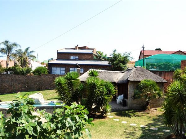 4 Bedroom House 4 Bedroom House