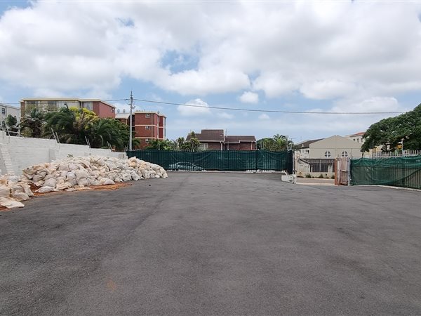 993 m² Land available in Morningside