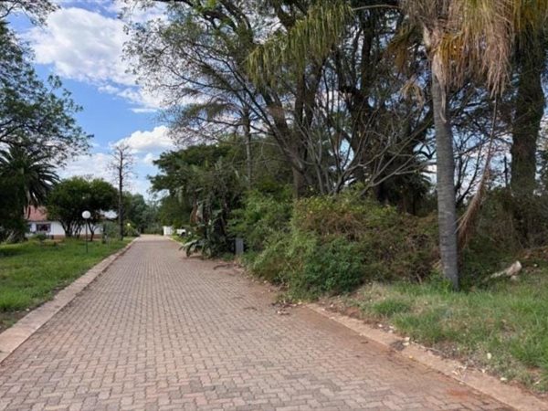 513 m² Land
