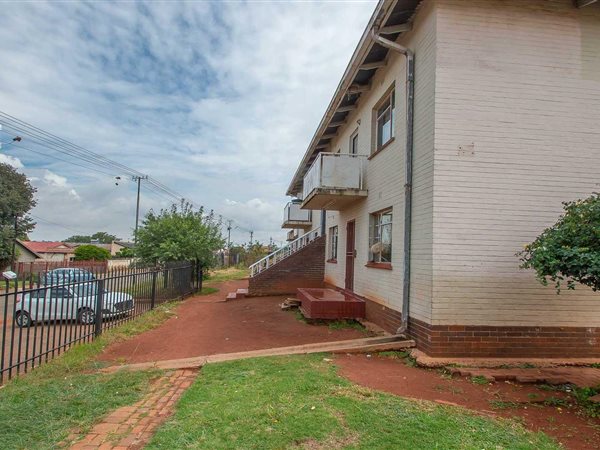 1 Bed Flat in Bosmont