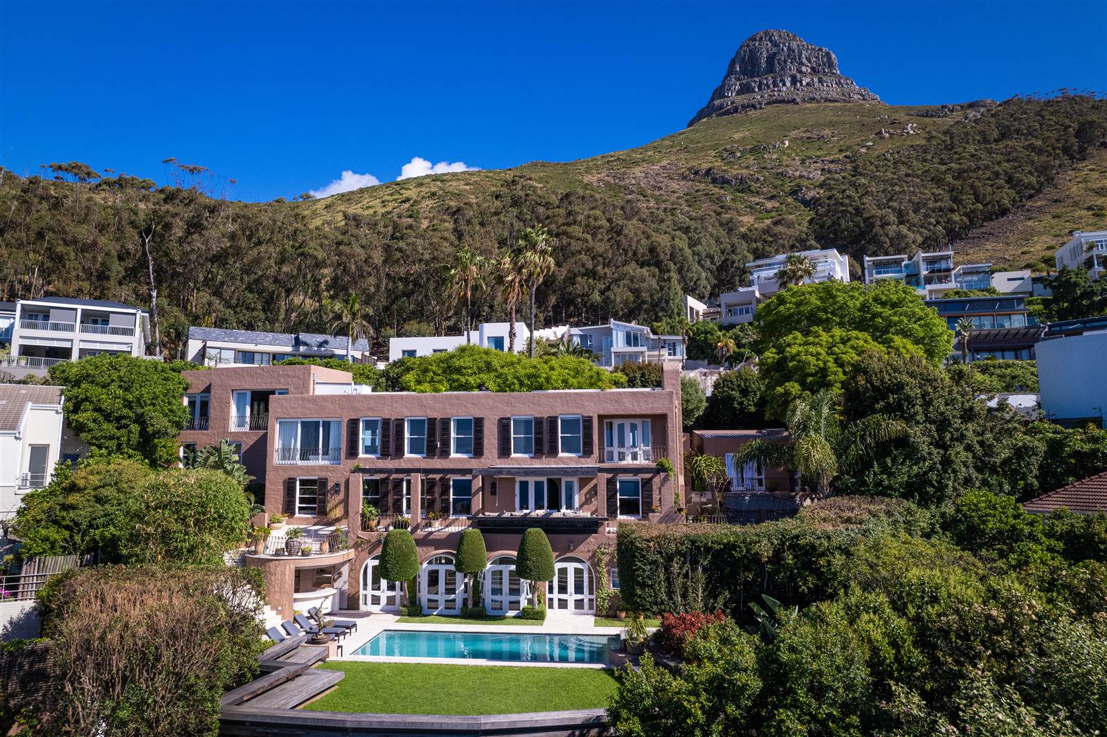 9 Bed House in Fresnaye photo number 1