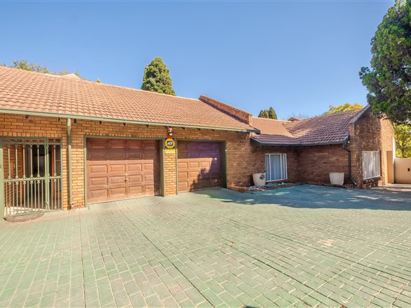 7 Bedroom House 7 Bedroom House