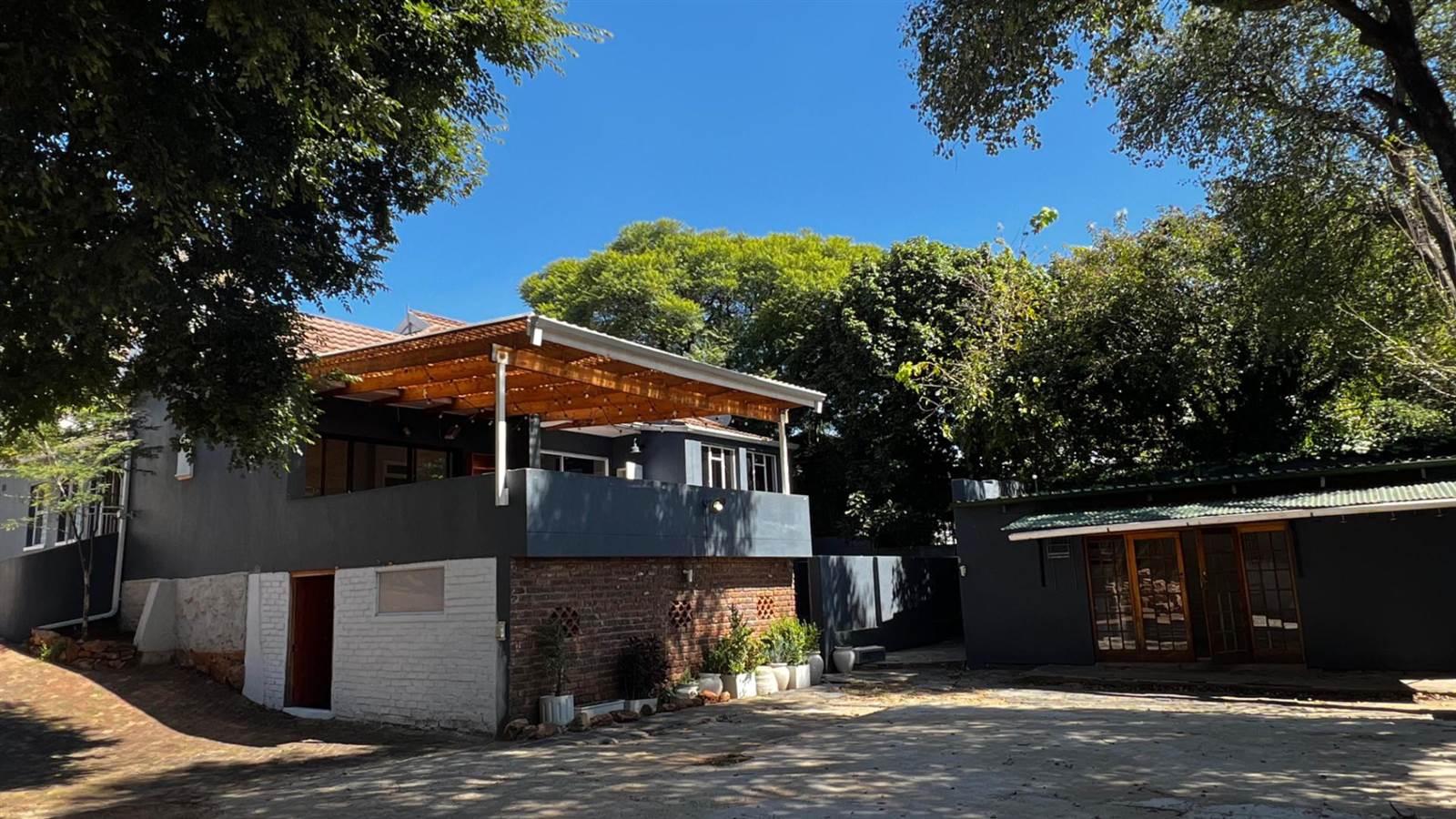 350  m² Commercial space in Melville photo number 2