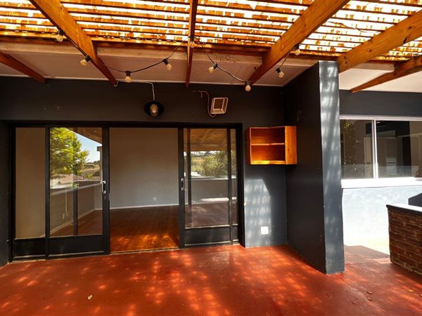350  m² Commercial space in Melville