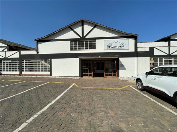 80  m² Commercial space in Blairgowrie