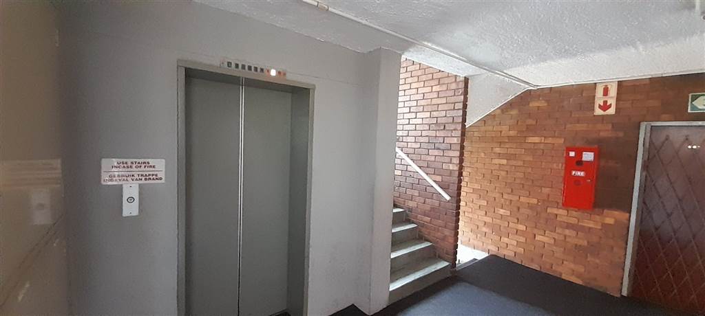 3 Bed Apartment in Rietfontein photo number 16
