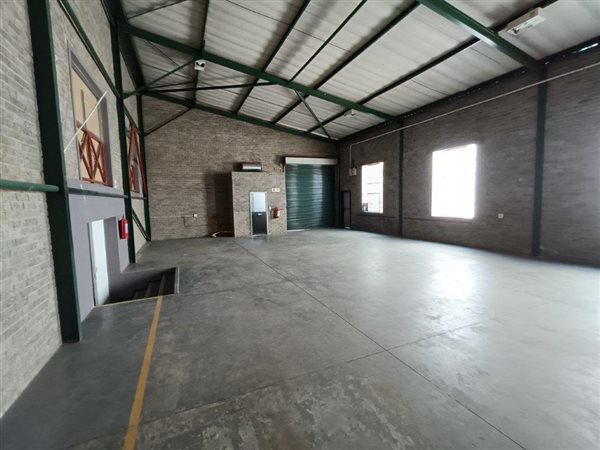 380  m² Industrial space