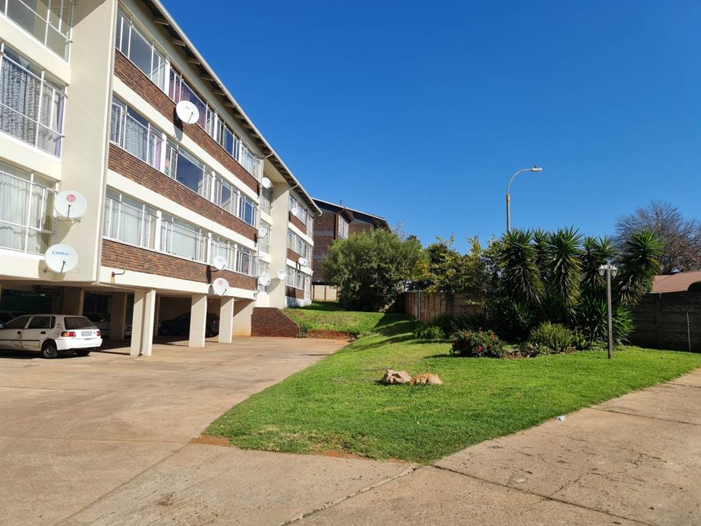 1 Bed Apartment in Rhodesfield photo number 3