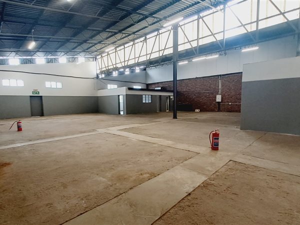 404  m² Industrial space