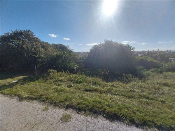 563 m² Land available in Aston Bay